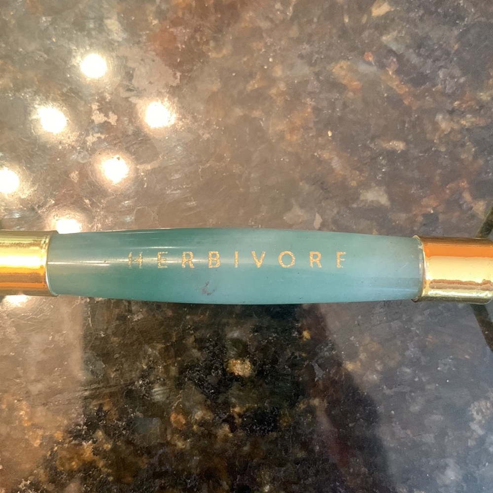 Authentic Jade Roller - Picture 2 of 3